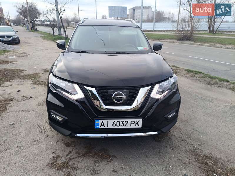 Nissan Rogue (2017)
