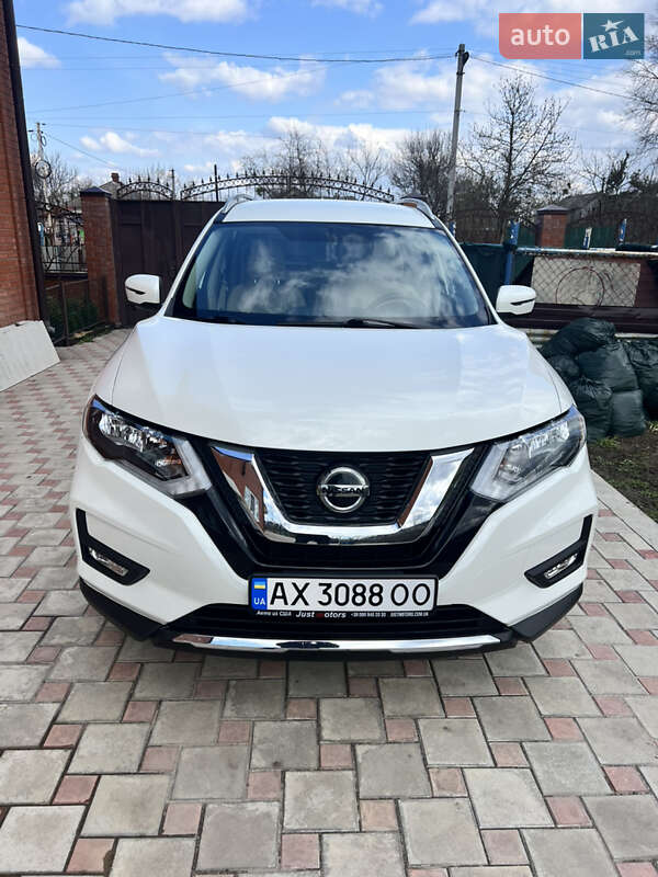 Nissan Rogue (2018)