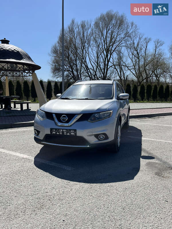 Nissan Rogue (2015)
