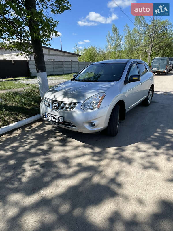 Nissan Rogue (2011)