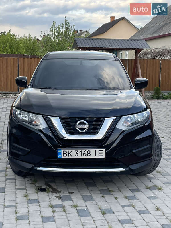Nissan Rogue (2017)