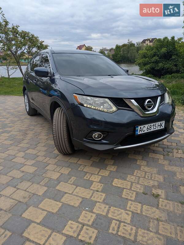 Nissan Rogue (2016)