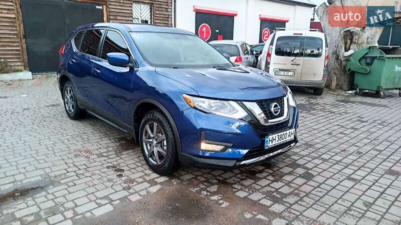 Nissan Rogue (2017)