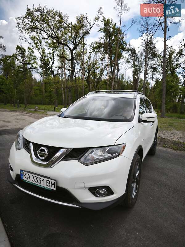 Nissan Rogue (2015)