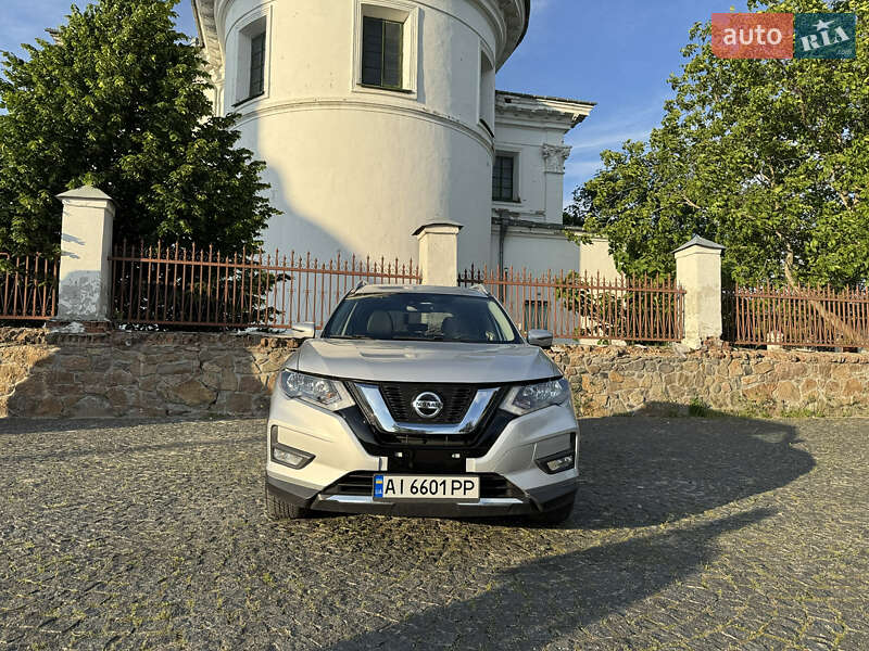 Nissan Rogue (2017)