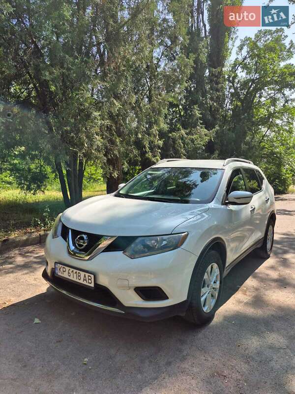 Nissan Rogue (2016)