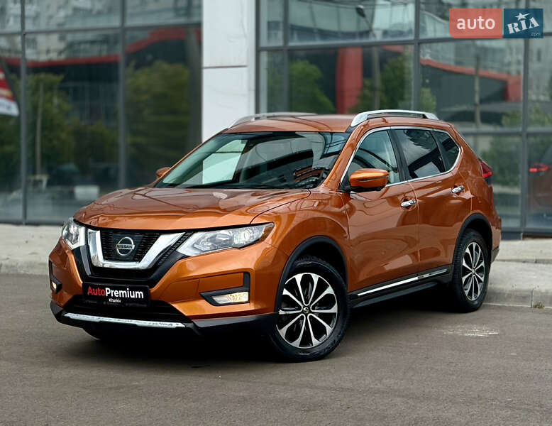 Nissan Rogue (2017)
