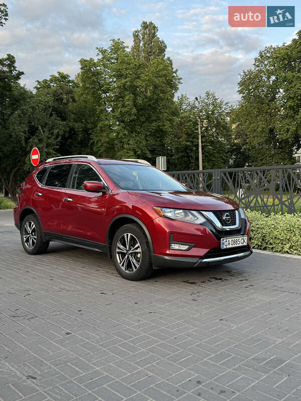 Nissan Rogue (2017)