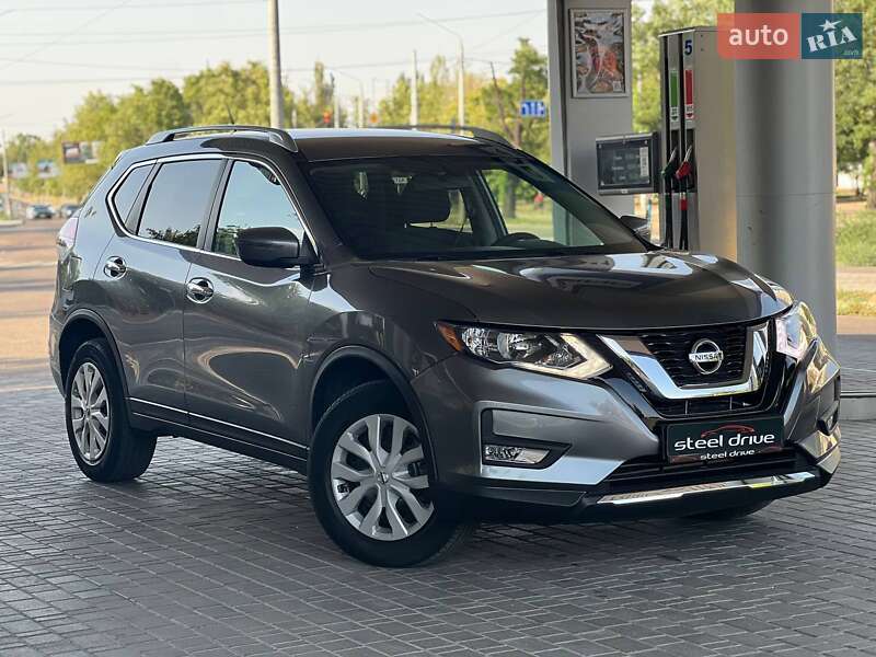 Nissan Rogue (2015)