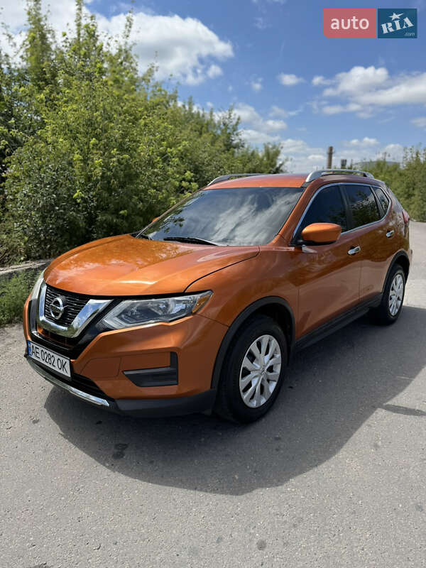 Nissan Rogue (2016)