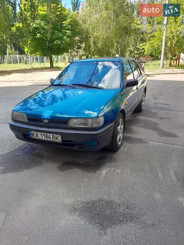 Nissan Sunny (1995)