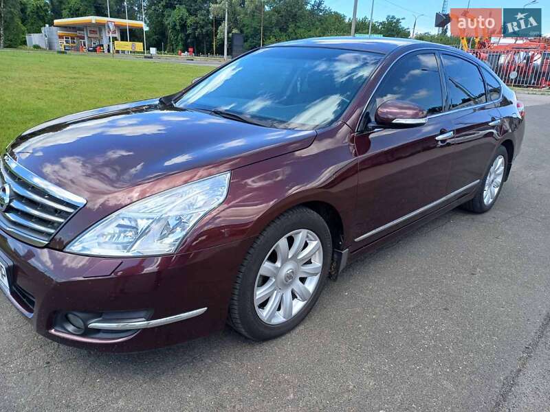 Nissan Teana (2010)