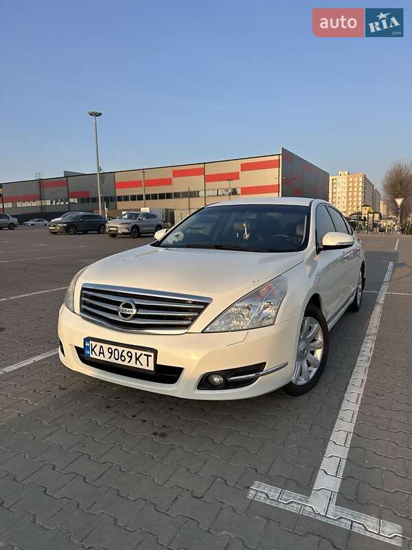 Nissan Teana (2010)