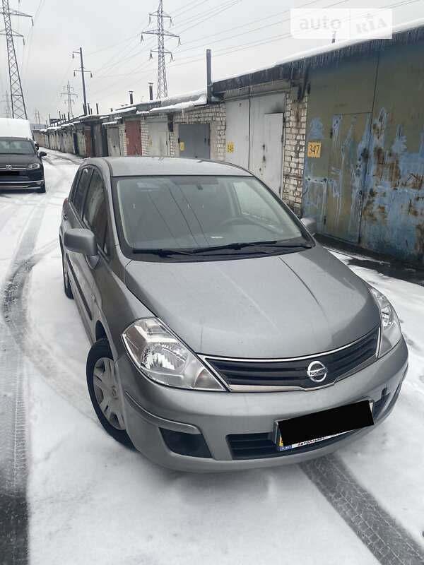 Nissan Tiida (2011)