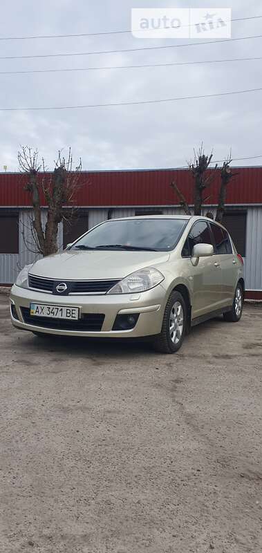 Nissan Tiida (2007)