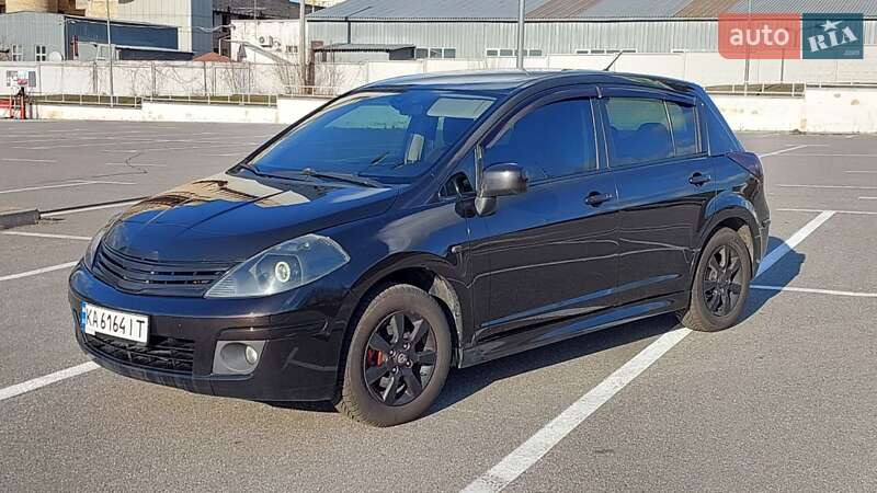 Nissan Tiida (2010)