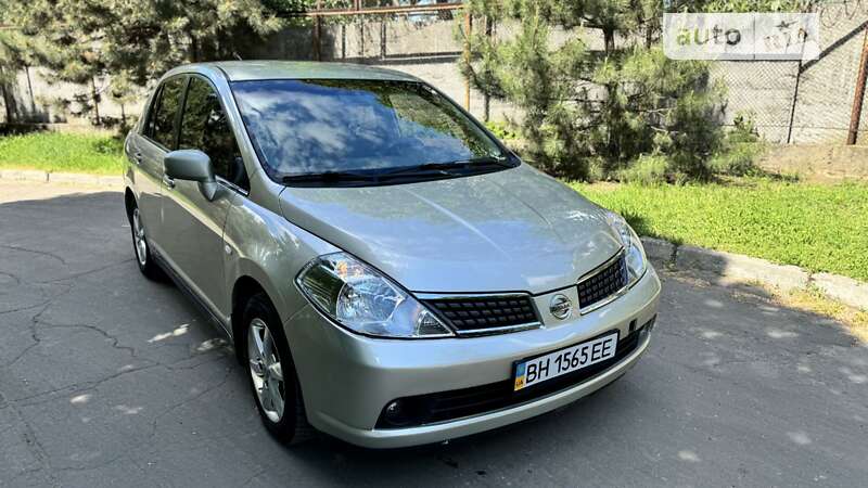Nissan Tiida (2007)