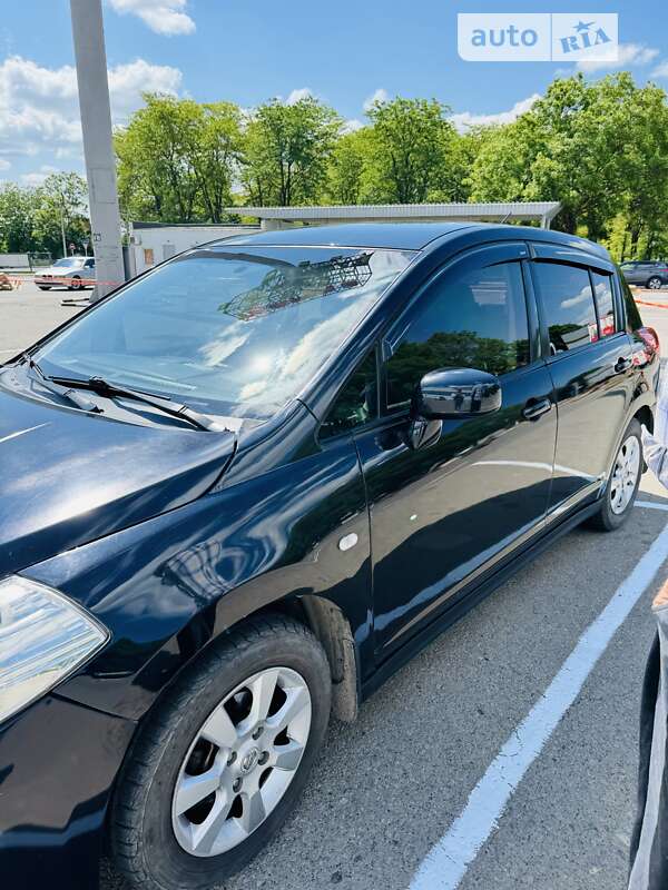 Nissan Tiida (2008)
