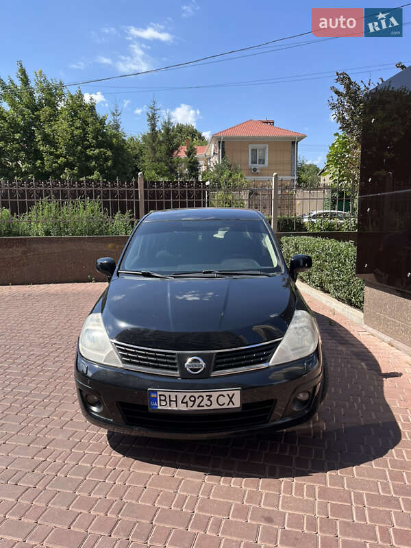 Nissan Tiida (2007)