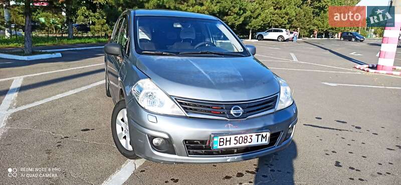 Nissan Tiida (2010)