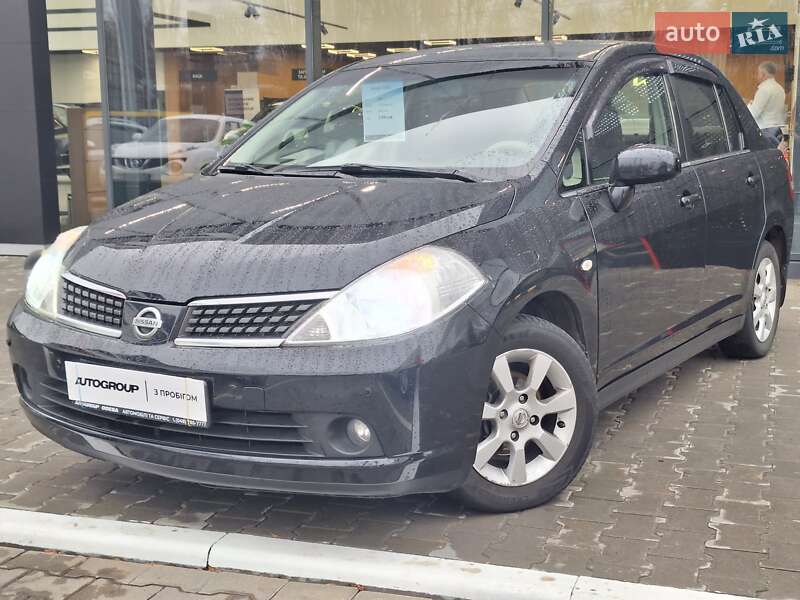 Nissan Tiida (2007)