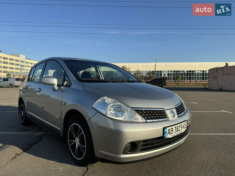 Nissan Tiida (2008)