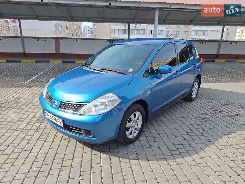 Nissan Tiida (2008)