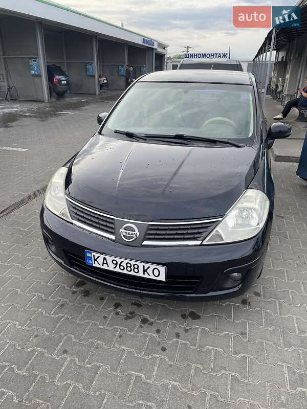 Nissan Tiida (2007)