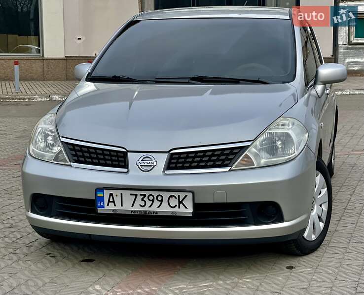 Nissan Tiida (2007)