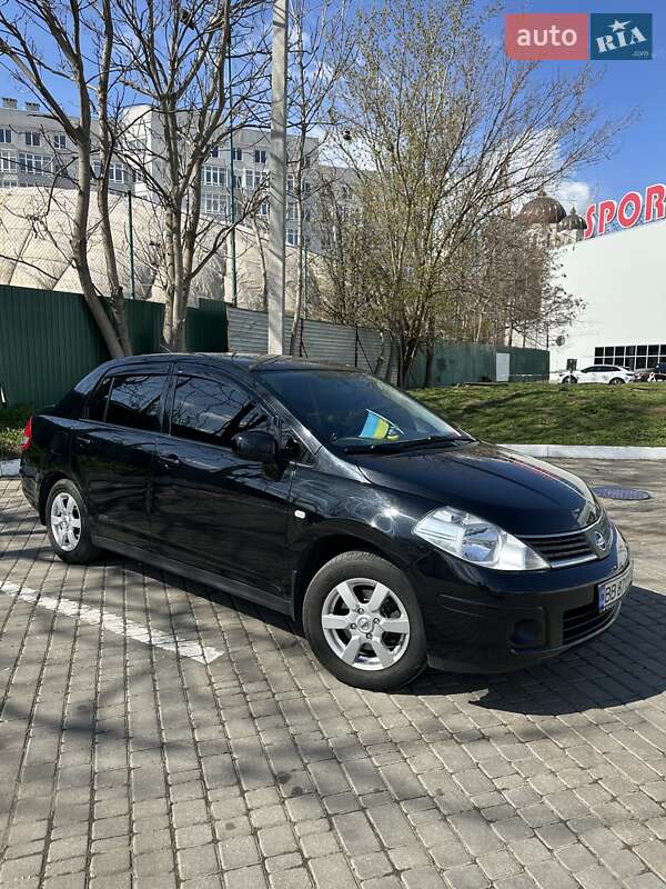 Nissan Tiida (2010)