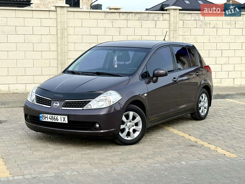 Nissan Tiida (2008)