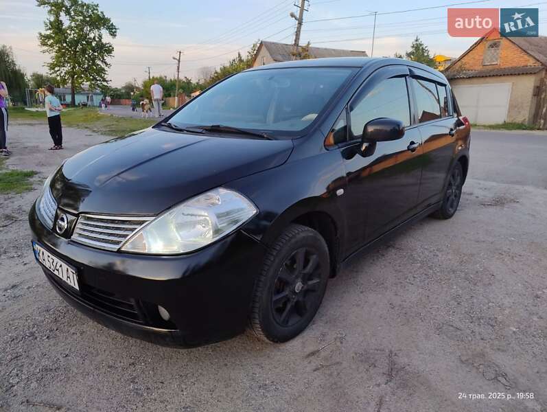 Nissan Tiida (2007)