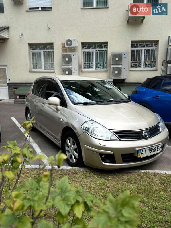 Nissan Tiida (2012)