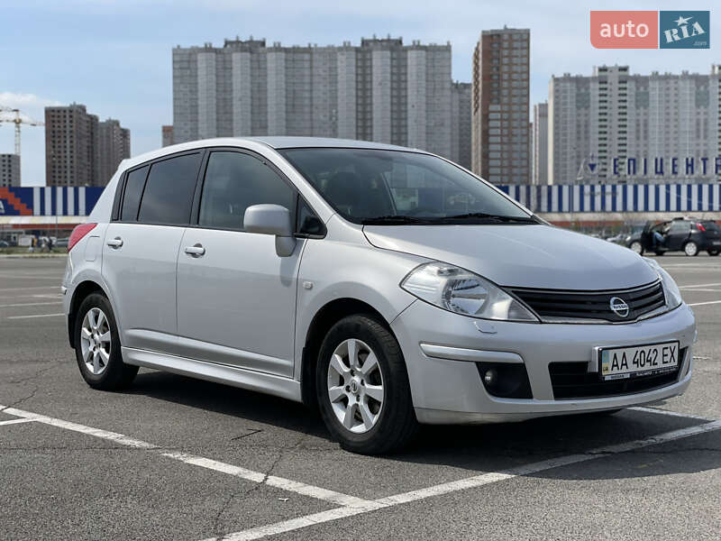 Nissan Tiida (2012)