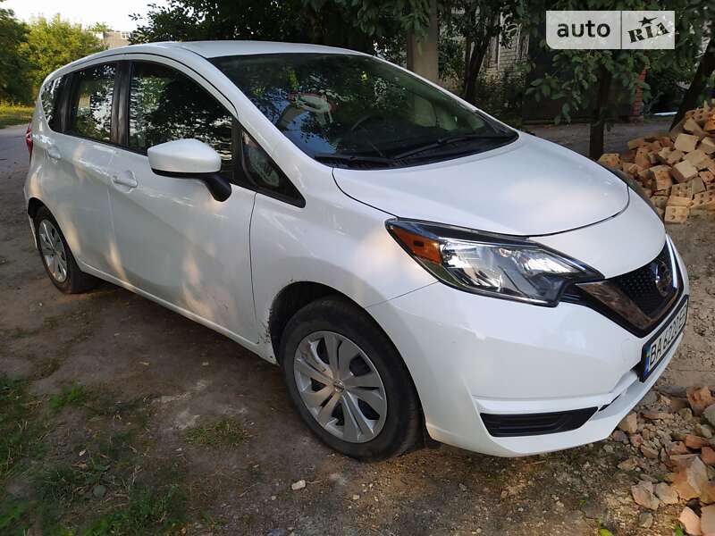 Nissan Versa note (2017)