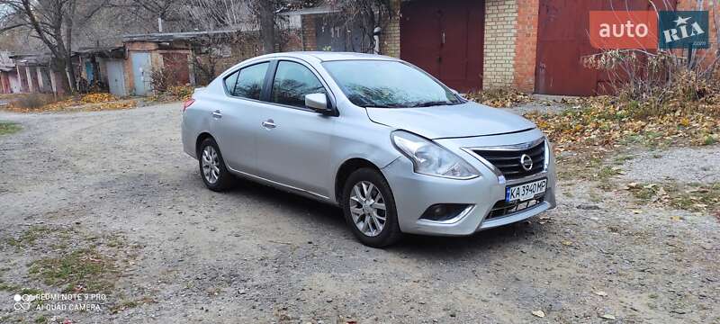 Nissan Versa (2017)