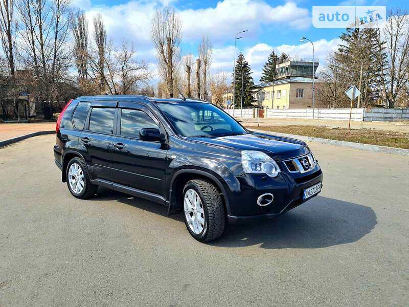 Nissan X-trail (2012)