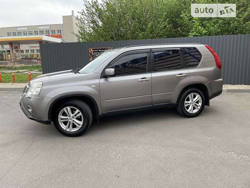 Nissan X-trail (2010)