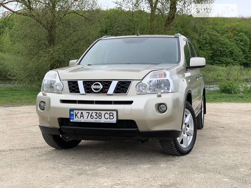 Nissan X-trail (2010)