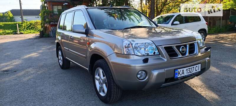 Nissan X-trail (2003)