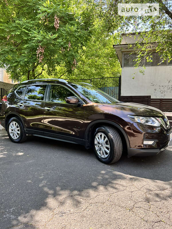 Nissan X-trail (2017)