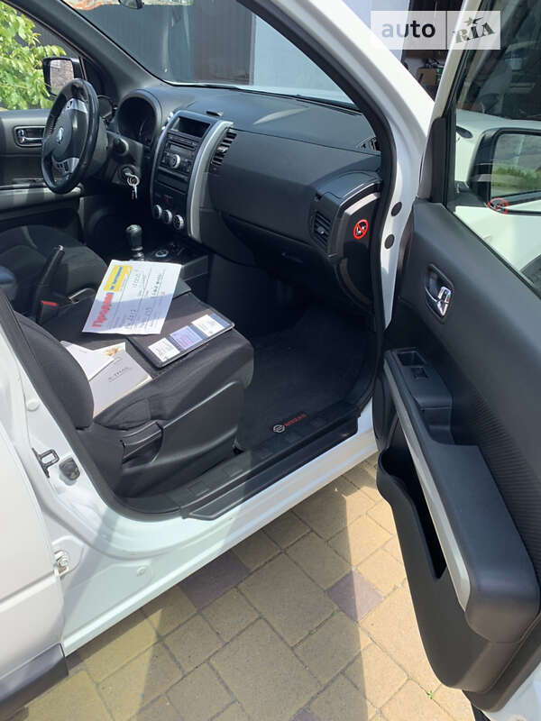 Nissan X-trail (2012)