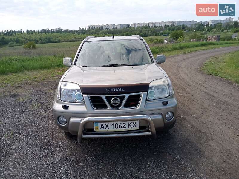 Nissan X-trail (2003)