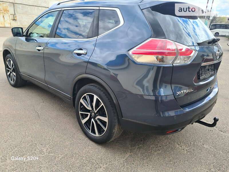 Nissan X-trail (2015)