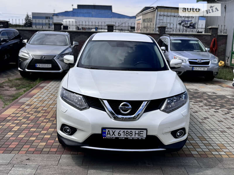 Nissan X-trail (2015)