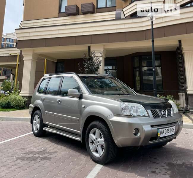 Nissan X-trail (2005)