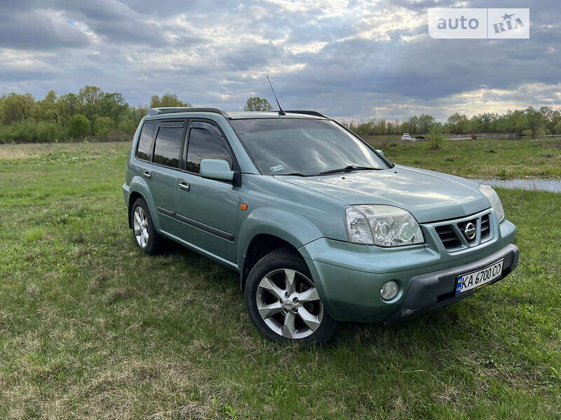 Nissan X-trail (2003)