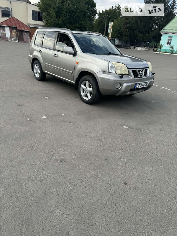 Nissan X-trail (2003)