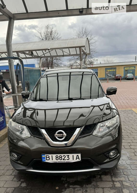 Nissan X-trail (2015)
