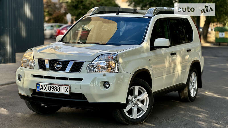 Nissan X-trail (2010)
